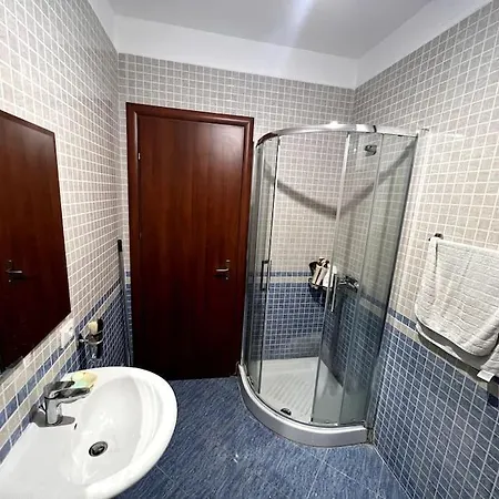 Beachfront In Апартаменты Дуррес